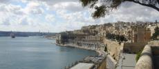 Большая гавань (Grand Harbour) Панорама южного берега Валетты. В строительстве домов на всей Мальте преобладает кубизм, это хорошо видно на фотке.