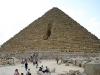 Самая маленькая и самая “младшая” из всех трех - пирамида Микерина
