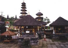 Самый главный государственный храм Индонезии Храм Матери Бали (Besakih)
