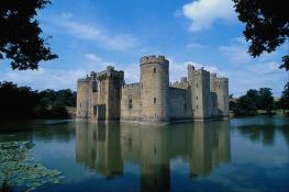 Замок Бодиам - Bodiam - расположен в Сассексе