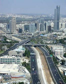 Тель-Авив - город, прекрасно уживающийся со своей многоликостью