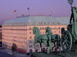 Отель ADLON KEMPINSKI