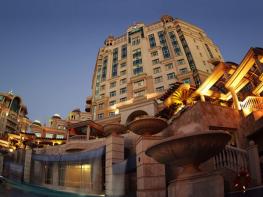 Отель Al Murooj Rotana Hotel & Suites Dubai