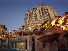 Отель Al Murooj Rotana Hotel & Suites Dubai