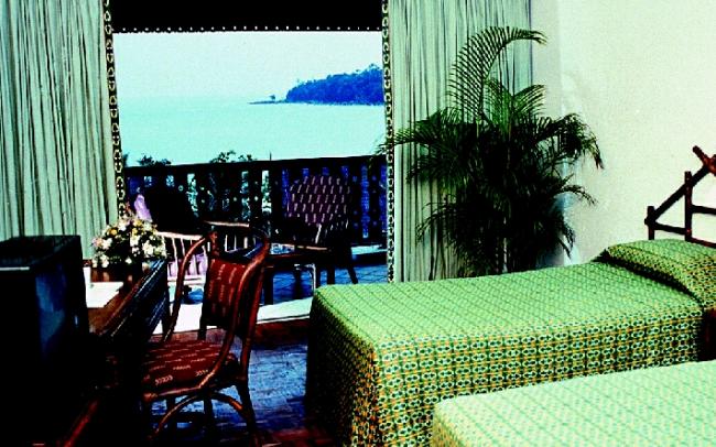 Holiday Inn Damai Lagoon отель - фото 