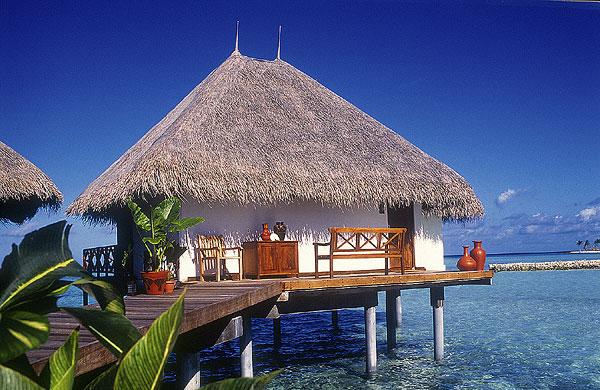 Отель Four Seasons Resort Maldives at Kuda Huraa