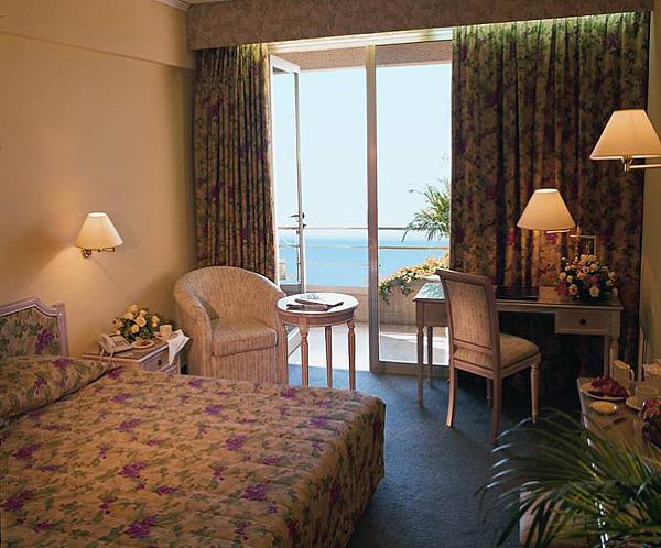 Кипр Отель Golden Bay Beach - фото