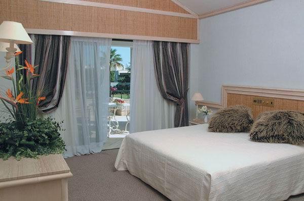 Кипр - Ларнака - Отель Palm Beach - фото