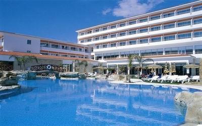 Пафос Отель Riu Cypria Bay