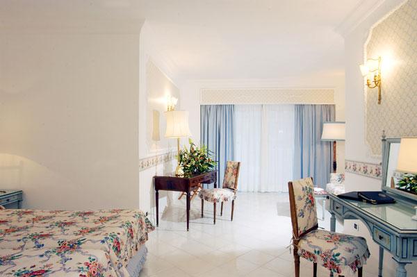 Италия Капри Отель Grand Hotel Quisisana - фото