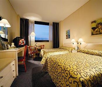 Неаполь Отель Holiday Inn