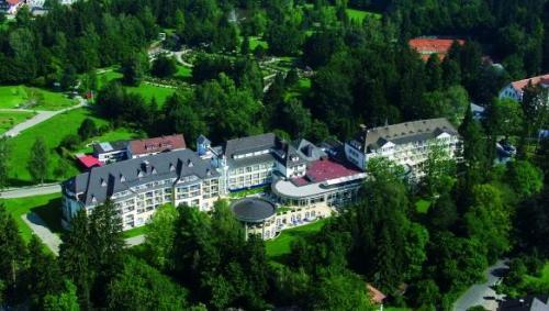 Отель Steigenberger Hotel Der Sonnenhof