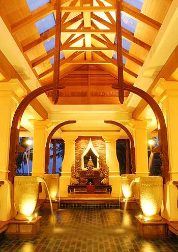 Пхукет Отель Andaman Cannacia Resort