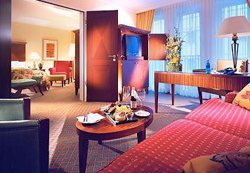 Берлин - Отель BERLIN MARRIOTT HOTEL 