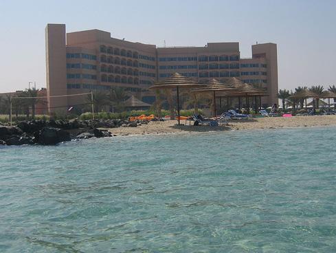 Абу-Даби - Отель DANAT RESORT JEBEL DHANNA