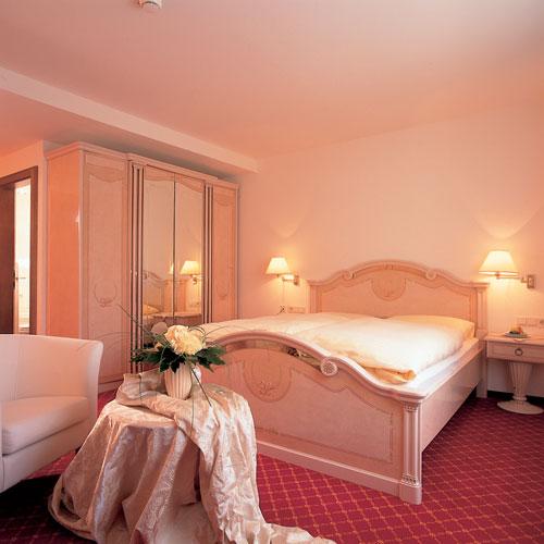 Отель Romantikhotel Sсhwarzer Adler Innsbruck