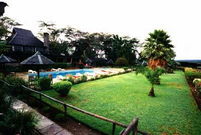 Территория отеля Lake Nakuru Lodge