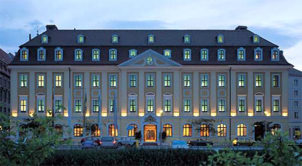Дрезден - Отель Radisson SAS Gewandhaus 