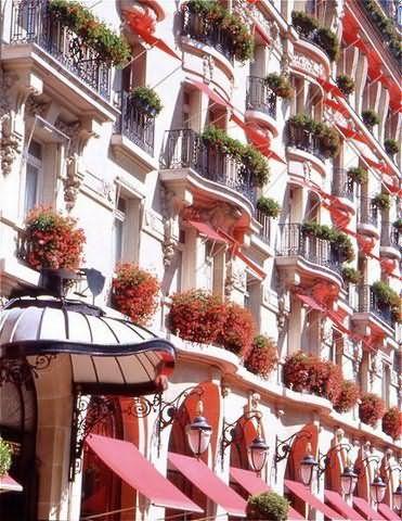 Париж отели - Отель PLAZA ATHENEE