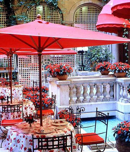 Париж отели - Отель PLAZA ATHENEE