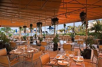 Отель Trump International Sonesta Beach Resort