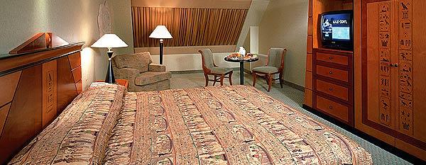 Отель Luxor Hotel & Casino - фото 