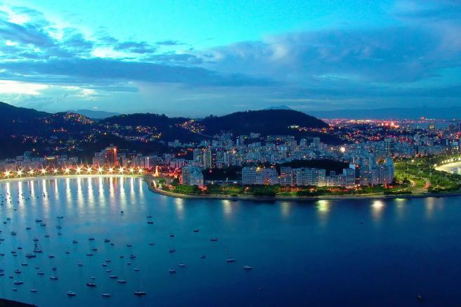 Рио-де-Жанейро - вид на ночной город