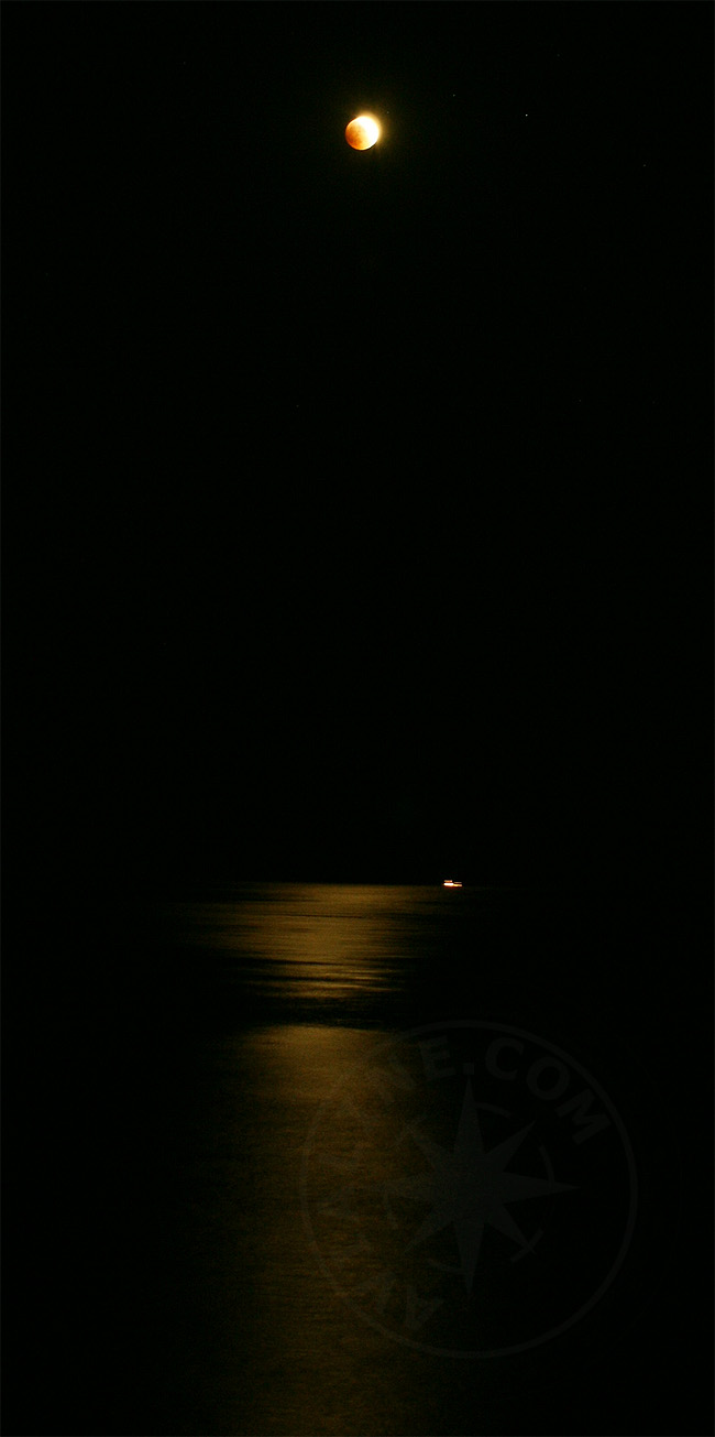 Лунное затмение 2011 - фото
