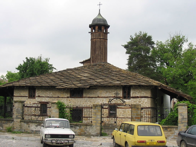 Город Трявна, старые улочки, Болгария  cultour.gb.government.bg