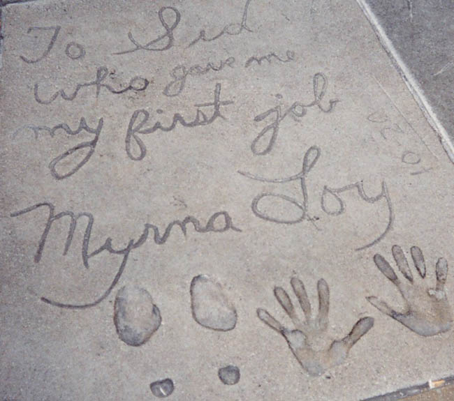 Один из старейших отпечатков - актрисы Мирны Лой.