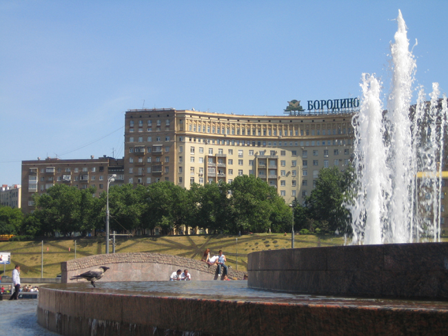 Киевский вокзал, фонтан avialine.com