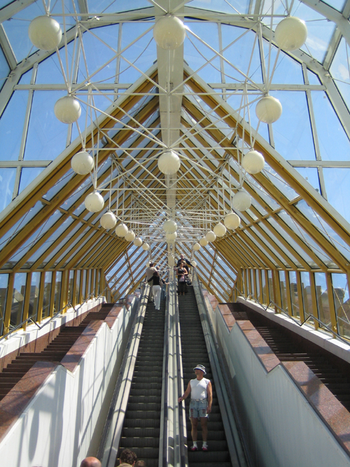 Киевский вокзал, стеклянный мост (фото avialine.com)
