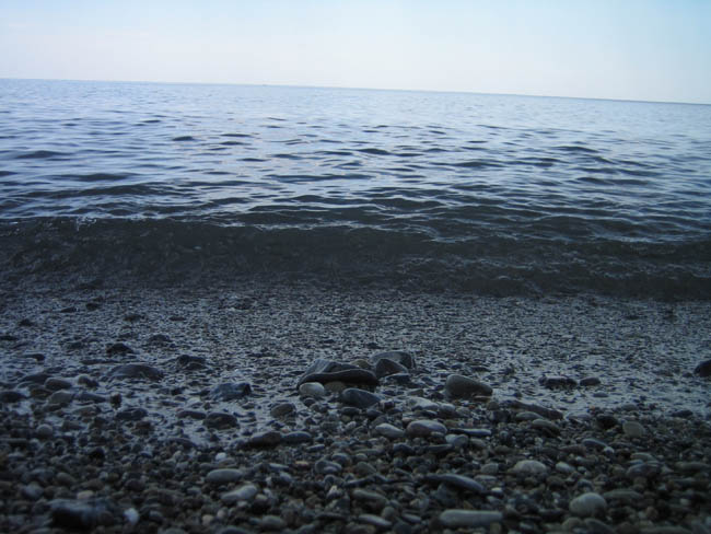 Алушта - море, тихая волна :)
