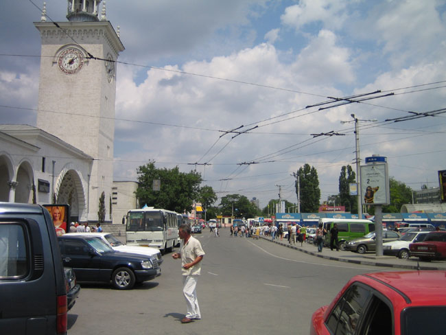 Симферополь - вокзал - остановка маршрутных такси - маршрутки