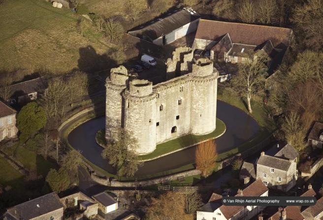 Великобритания - замок - Nunney Castle, Somerset