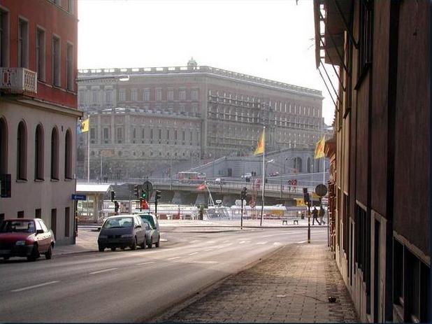 Королевский дворец. Вид со стороны города.