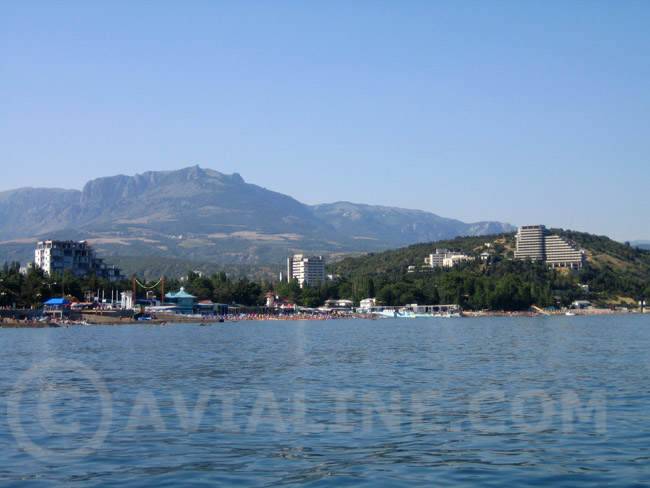 Алушта - городской пляж - вид с моря