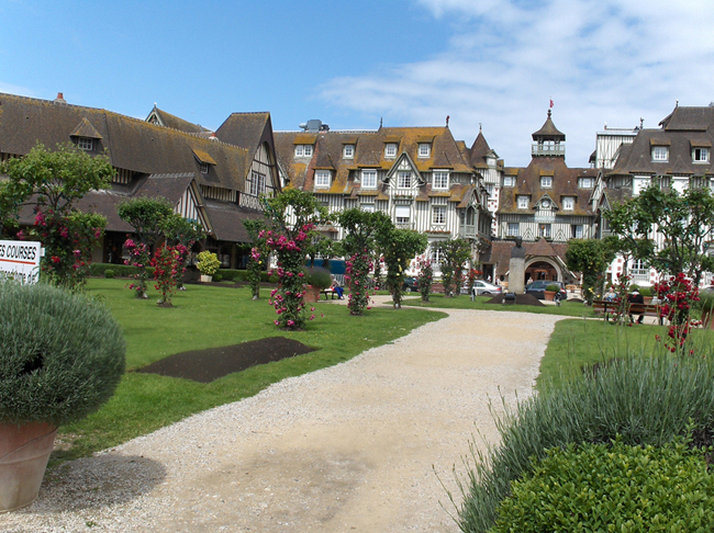 Довиль - Deauville - курорт Франции - фото flickr.com