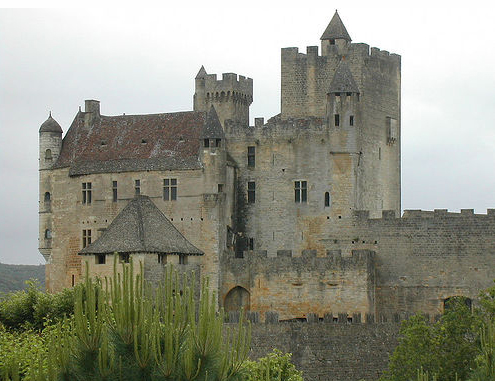 Замок Бейнак - Франция, фото flickr.com