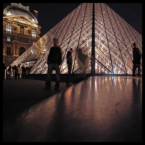 Франция - Париж - Лувр - фото flickr.com