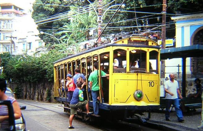 Рио-де-Жанейро - улочки - трамвайчик