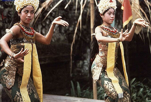 Национальные костюмы индонезийцев, фото