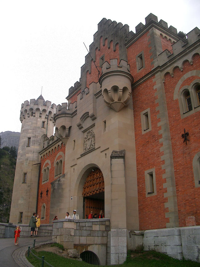 Нойшванштайн - Neuschwanstein - вход в замок