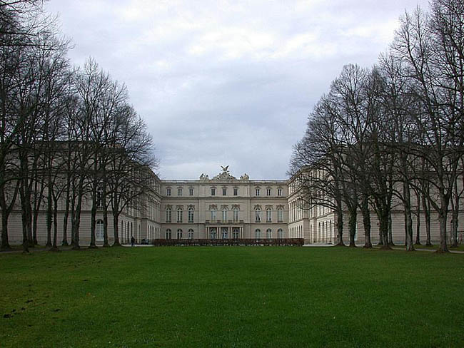 Дворец Херренкимзее - самый дорогостоящий из королевских дворцовых проектов - фото flickr.com