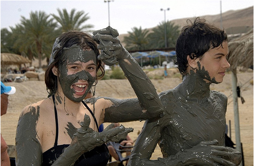 Лечение грязью - Мертвое море - фото flickr.com