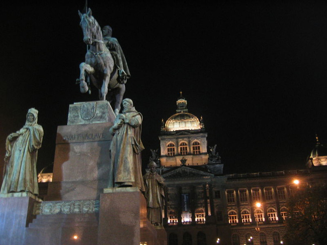 Чехия - Прага - Вацлавская площадь - фото