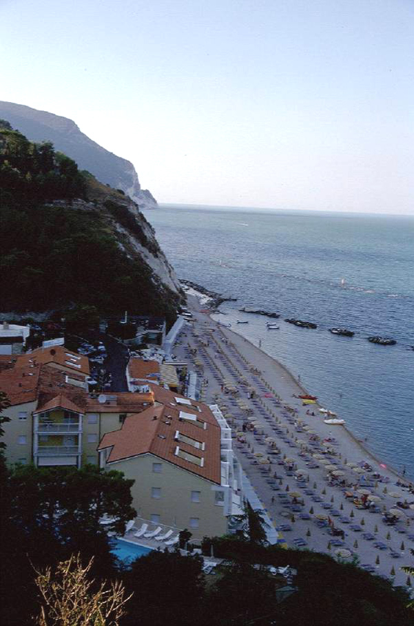 Италия - пляж Нумана - фото