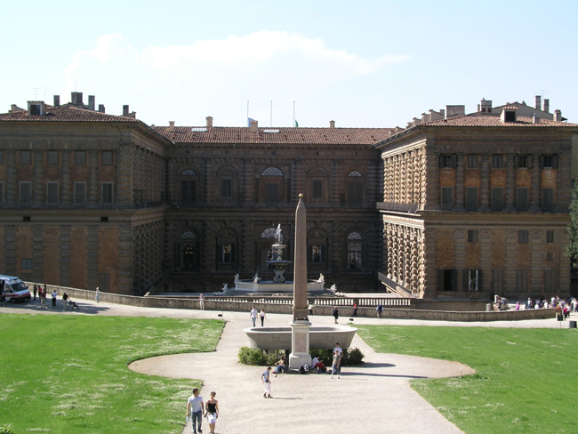 Палаццо Питти - одна из самых значительных достопримечательностей Флоренции
