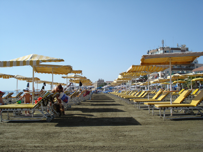 Ларнака - пляж - Кипр - фото