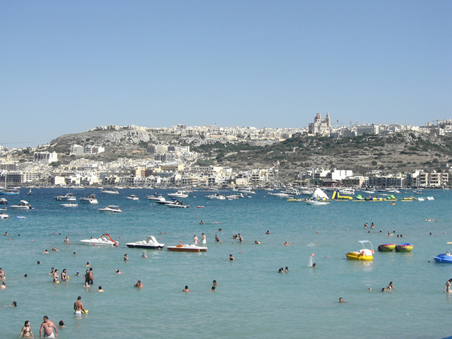 Мальта - пляж Mellieha Bay - фото